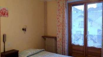 Hotel Les Fleurs Монтрион Екстериор снимка