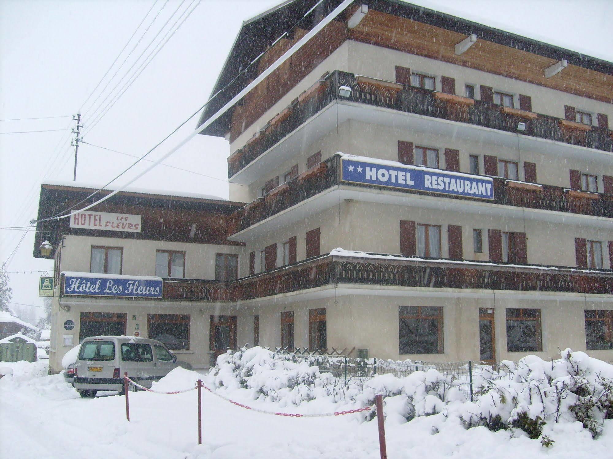Hotel Les Fleurs Монтрион Екстериор снимка